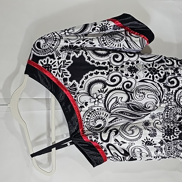 BCX Black White & Red Off Shoulder Dress Blouse Size Medium - Picture 7 of 9